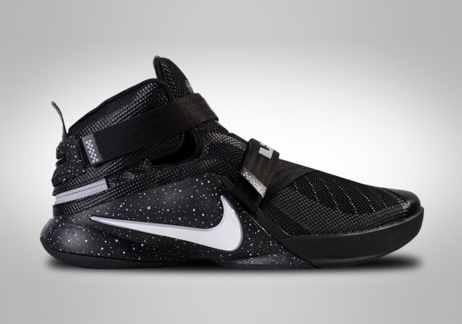 NIKE LEBRON SOLDIER IX FLYEASE LIMITED EDITION 'BLACKOUT'