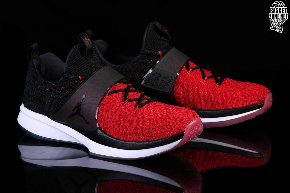 NIKE AIR JORDAN TRAINER 2 FLYKNIT BRED pour €115,00 | Basketzone.net NIKE AIR JORDAN TRAINER 2 FLYKNIT BRED