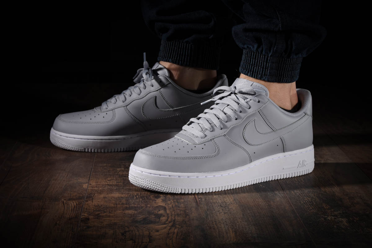 NIKE AIR FORCE 1 '07 WOLF GREY