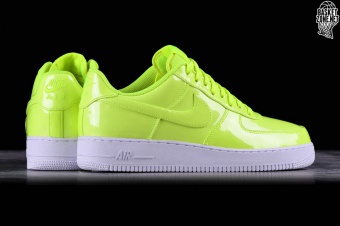 Nike Air Force 1 07 LV 8 sneakers Groen 