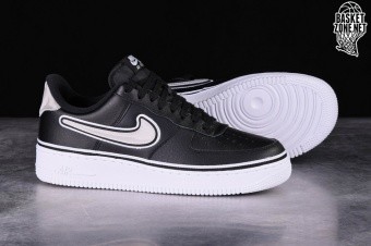 NIKE AIR FORCE 1 ' LV8 NBA SPORT PACK BLACK EDITION pour €,