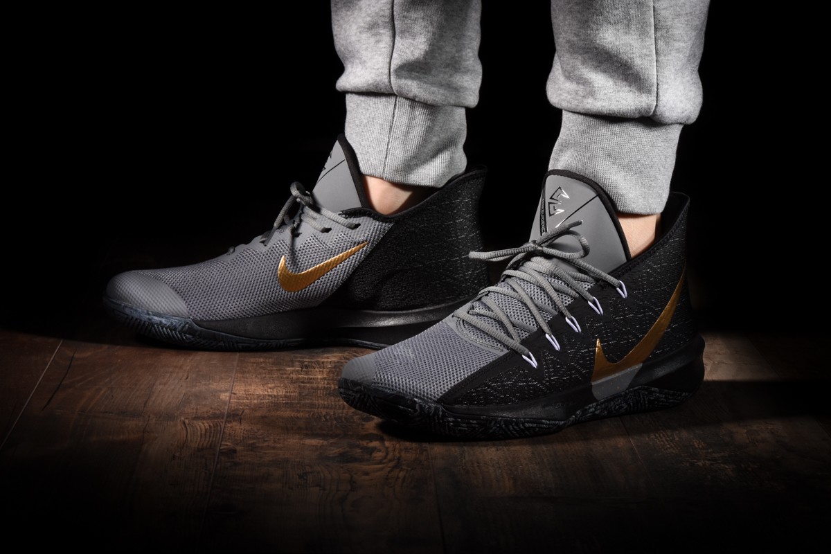 NIKE ZOOM EVIDENCE III BLACK METALLIC GOLD