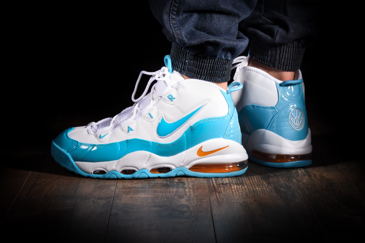 nike uptempo teal