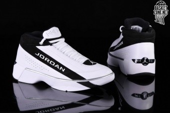 Team jordans black and on sale white