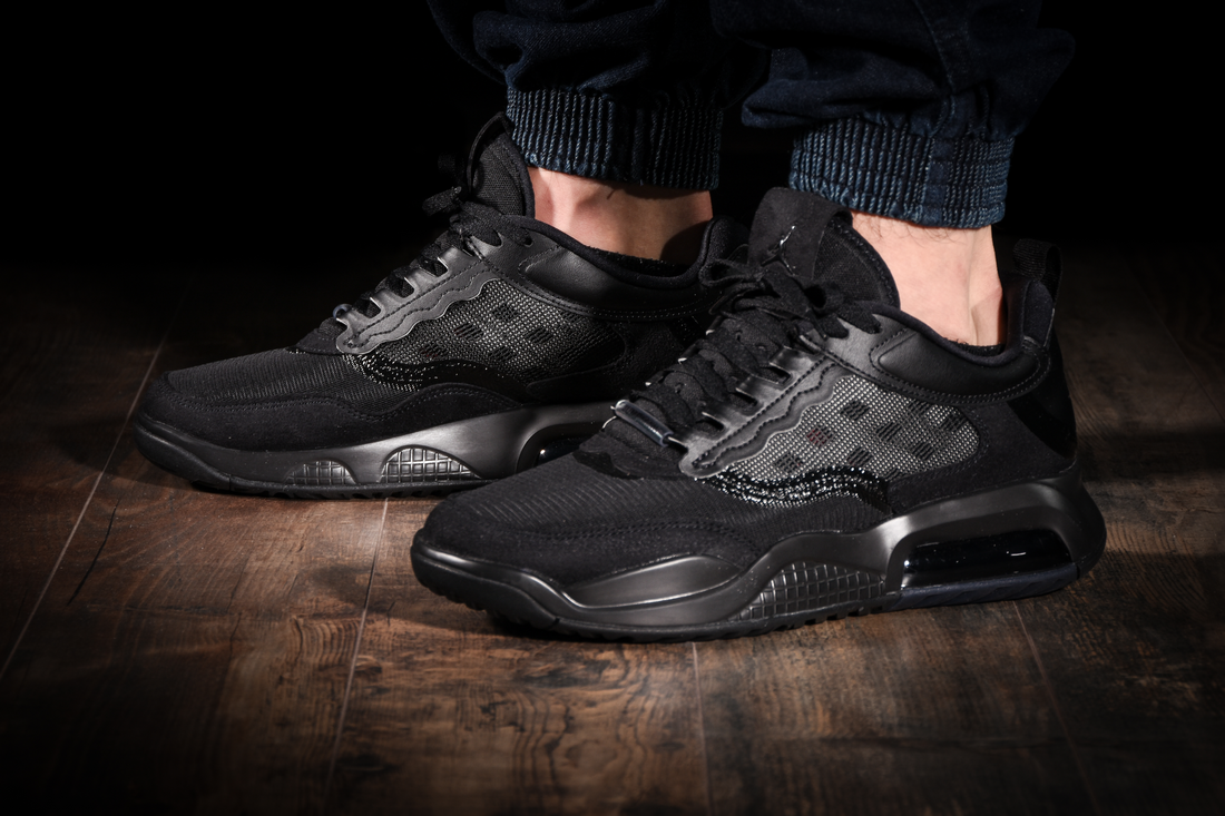 NIKE AIR JORDAN MAX 200 TRIPLE BLACK