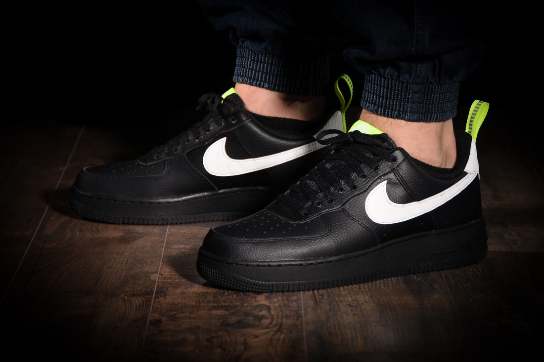 NIKE AIR FORCE 1 LOW PIVOT POINT BLACK VOLT