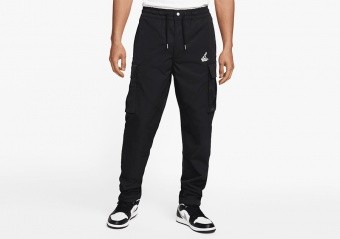 Nike Sportswear M NSW REPEAT SW FLC CARGO PAN - Pantalones cargo -  black/white/negro 